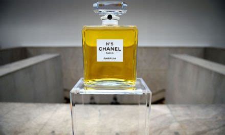 does chanel no 5 last long